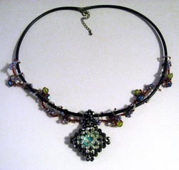 スクエアモチーフのチョーカー　パリジェンヌ