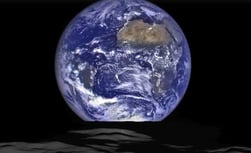 Quels sont les trois piliers du développement durable pour sauvegarder la vie sur terre.