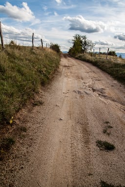 Balade au pays des menhirs, pied du mont Lozère 