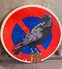 Stencilpassion - Beat Flückiger - Schablonengrafik Krähe auf Parkverbot
