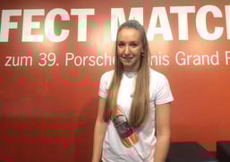 Sportmanagement-Studentin Anne Dilger im Praktikum beim Porsche Cup