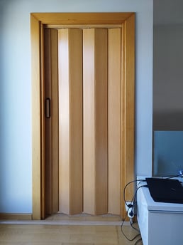 Puertas plegables de pvc en Pamplona