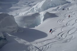 Gletscherabfahrt direkt unter der Eiger-Südwand