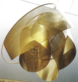 ノイエス/チタンゴールド