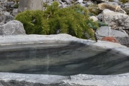Brunnen aus Blauseekalkstein