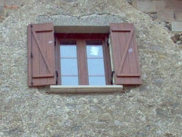 Contraventanas rústicas con apertura telescópica