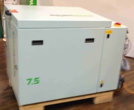 Bhkw KWK Beispielsbild Kompaktes Smart Block Blockheizkraftwerk von KW Energie Motto Eigener Strom mit der Heizung Kombiniert Foto Solarstrom Simon