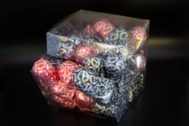 36 Herzige REWI-Minis im Würfel mit heller und dunkler Schokolade