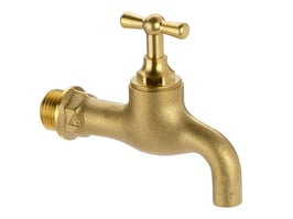 Wasserhahn aus rohem Messing