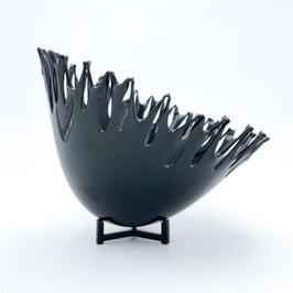 Schale auf Tripod von Alexander Seitz