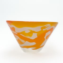 gelb-orange Trichterschalde von Lubomir Hora