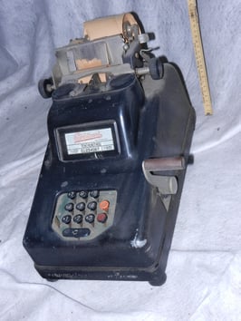 Alte Rechenmaschine mechanisch