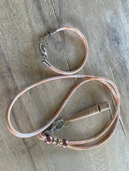 SET Pfeifenband Veloursleder pastell orange/beige -ohne Pfeife -Beige Armband Veloursleder mit Pfötchen aus Edelstahl