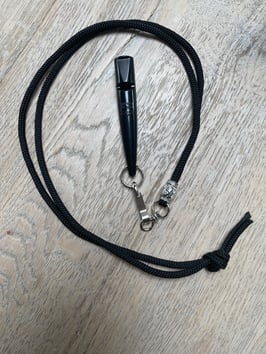 Pfeifenband aus Reepschnur schwarz mit Pfötchen Bead OHNE Pfeife