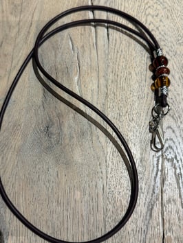 Glattleder Havanna mit 3 versch. braunen Beads