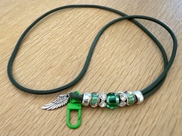 Glattleder moos mit Glitzer Beads Klimbim Engelsflügel