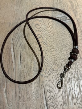 Glattleder Havanna mit braunen Lavabeads