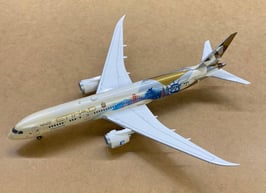 Herpa Wings 571340 Boeing 787-9 Dreamliner "Etihad"