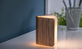 Mini Smart Book Light by Gingko. Làmpada Fústa-Llibret.