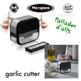 Microplane Garlic Cutter . Ratllador d'alls // Rallador de Ajos.
