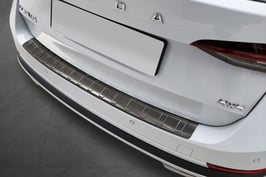 Edelstahl Ladekantenschutz graphit schwarz für SKODA OCTAVIA IV SCOUT KOMBI ab Bj. 06/2020