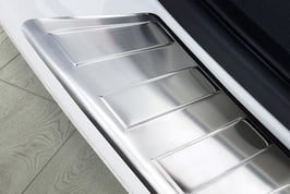 Edelstahl Ladekantenschutz für VW Transporter Caravelle/Multivan T5 Bj. 2003 - 04/2015