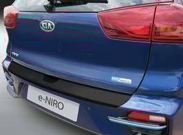 Ladekantenschutz für KIA e-NIRO  ab Bauj.06/2019-05/2022 aus schwarzem Kunststoff