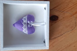 Herz im Rahmen mittel violett