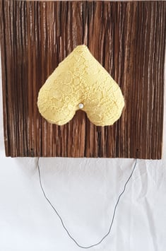 Herz gross gelb gemustert