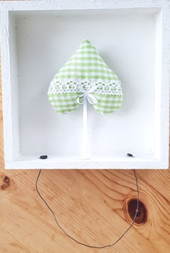 Herz im Rahmen mittel hellgrün kariert