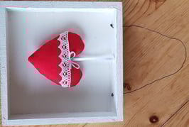 Herz im Rahmen mittel rot uni