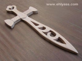 Dague médiévale décorative sculptée