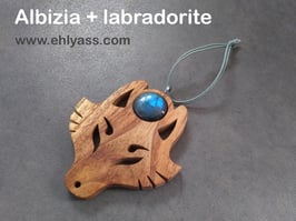 Suspension Tête de Loup / renard + pierre