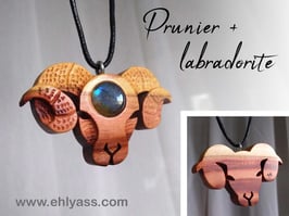 Grande amulette Tête de Bélier en bois + Pierre