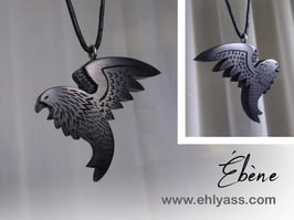 Amulette Faucon / aigle/ corbeau sculpté (divers bois)
