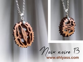 Pendentif Noix noire N°13