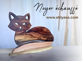 Pièce unique : Sculpture Chat couché en noyer échauffé