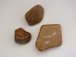 Jaspe jaune en pierres roulées