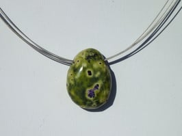 Serpentine stichtite en pierres percées