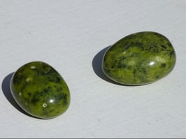 Serpentine stichtite en pierres roulées