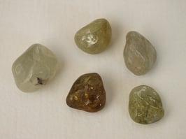 Grenat grossulaire en pierres roulées