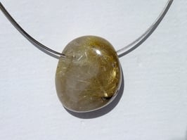 Quartz rutile en pierres percées