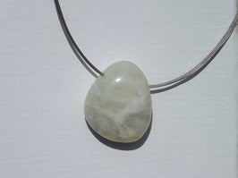 Pierre de lune blanche en pierres percées