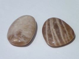 Pierre de lune nacrée en palets roulés