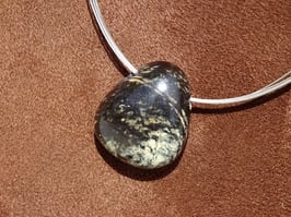 Serpentine chyta en pierres percées