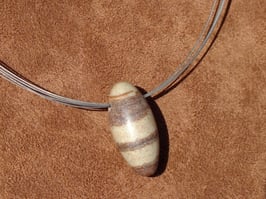 Lingam en pierres percées