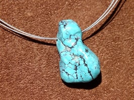 Turquoise chips percées