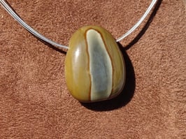 Jaspe polychrome en pierres percées