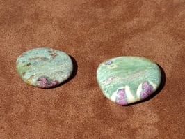 Fuchsite rubis en palets roulées