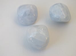 Calcite bleue en pierres roulées